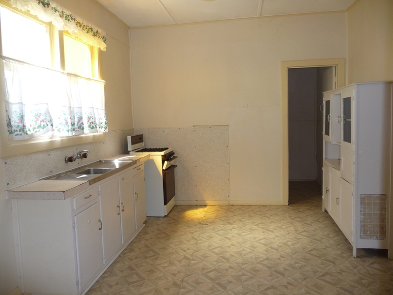 269 Jamieson Street Picture 2