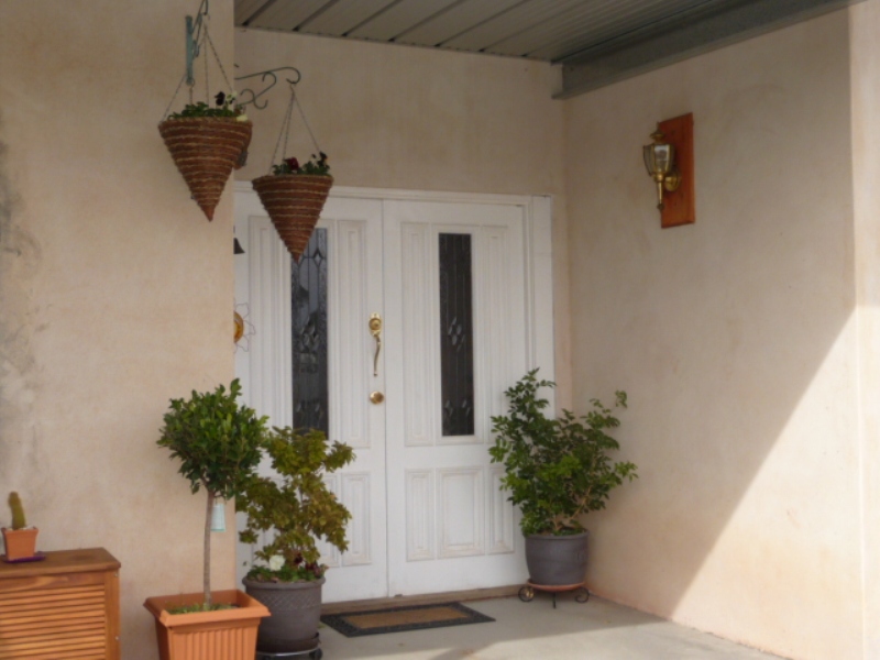 Large Family Home Picture 3