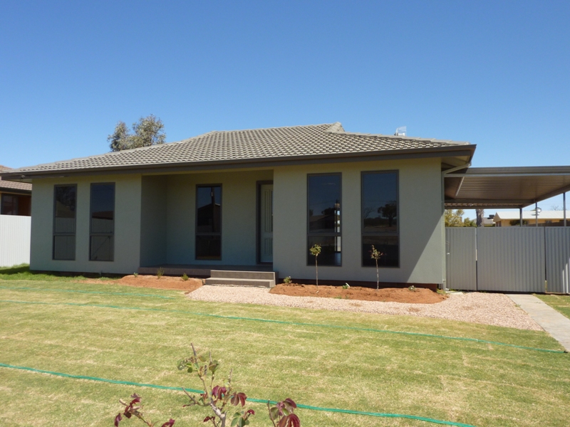 4 Bedroom & New Kitchen Picture 2