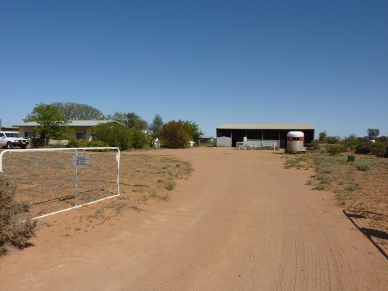 Acreage & House Picture 3