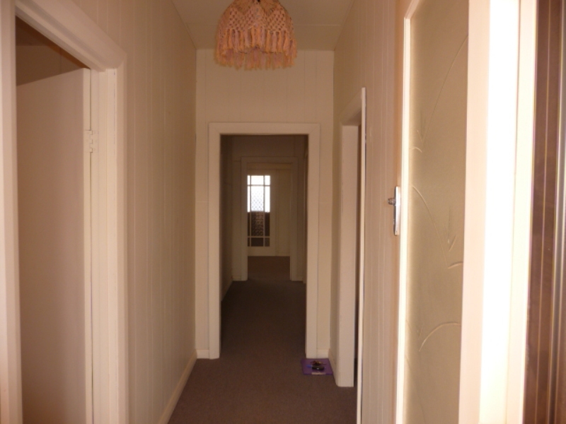 225 Jamieson Street Picture 2