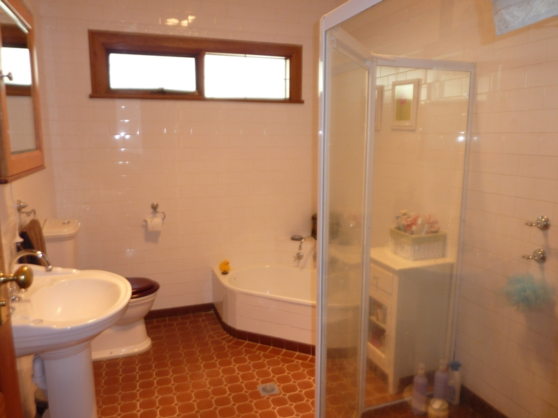 Charming & Well Located Picture 3