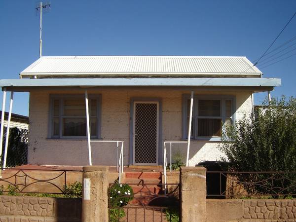 287 Zebina Street Picture 1