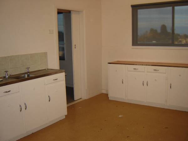 596 Blende Street Picture 2