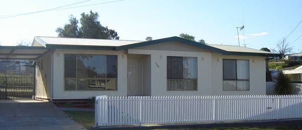 340 Hebbard Street Picture 1