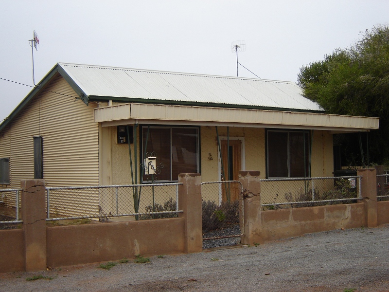 683 Chapple Street Picture 1