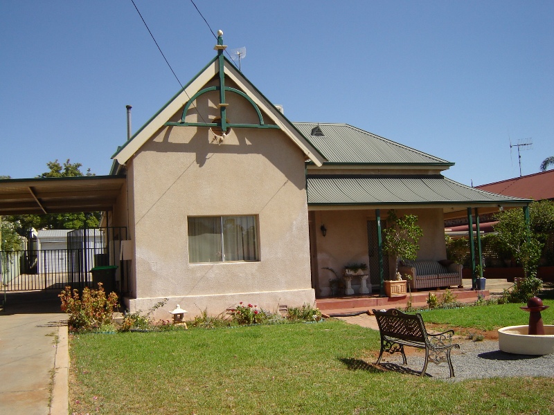 248 Mica Street Picture 1