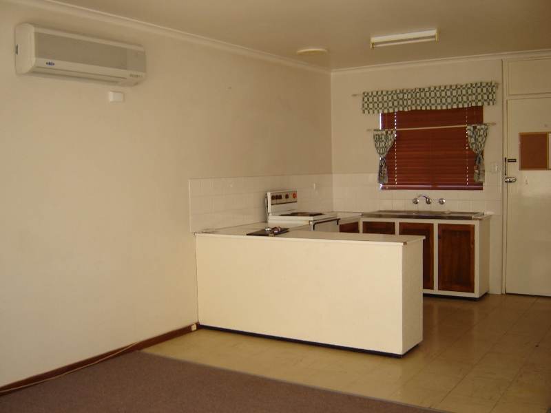 1/400 Cummins Lane Picture 3