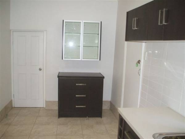 208 Rowe Street Picture 2