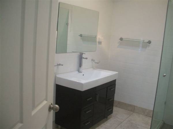 208 Rowe Street Picture 3