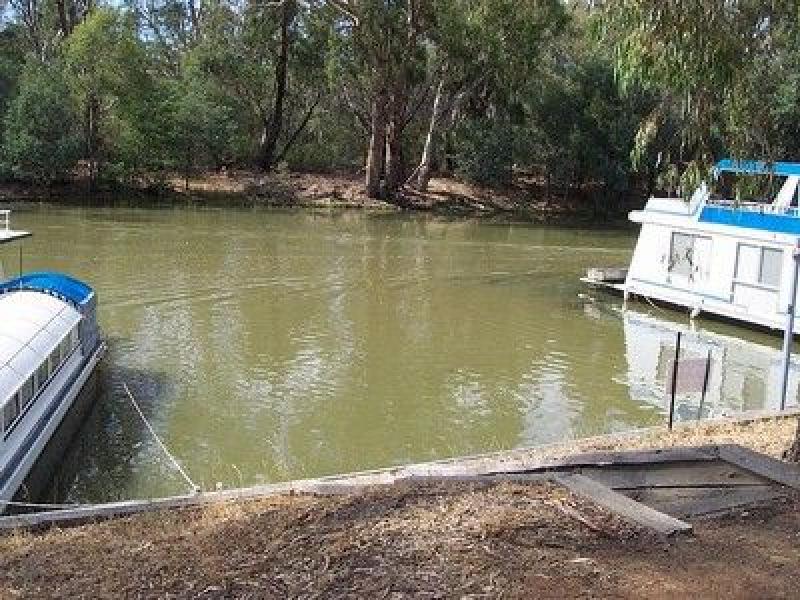 28' MOORING Picture 1