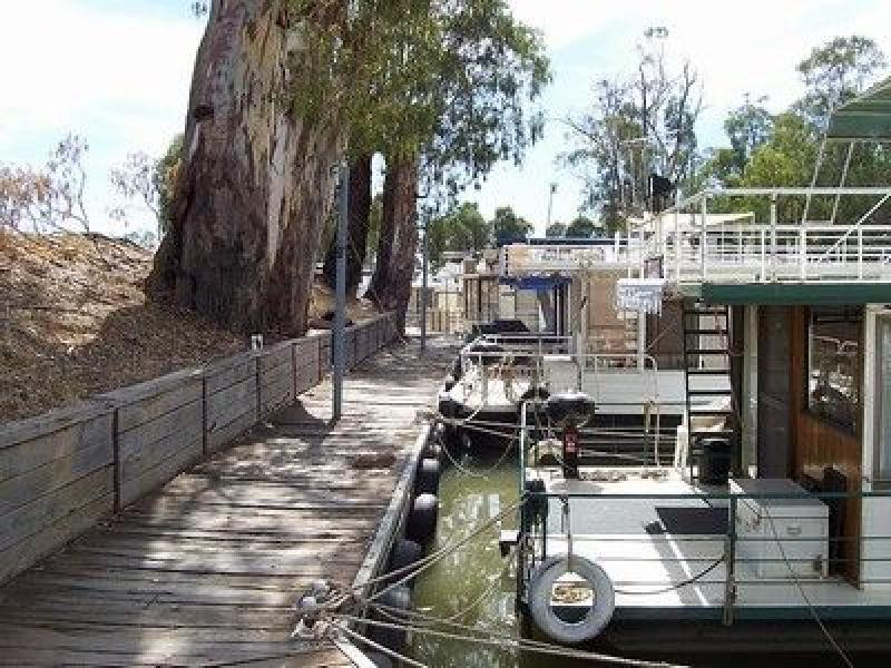 28' MOORING Picture 2