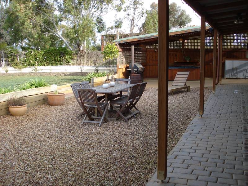 CLOSE TO MURRAY RIVER Picture 3