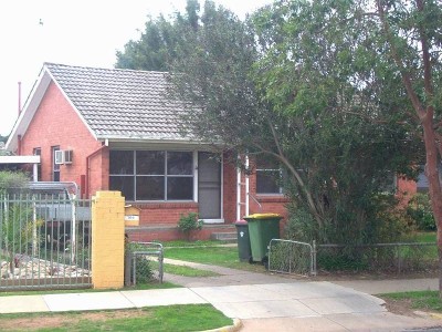 CONVENIENT TO BUS AND SHOPPING FACILITIES Picture CONVENIENT TO BUS AND SHOPPING FACILITIES Picture