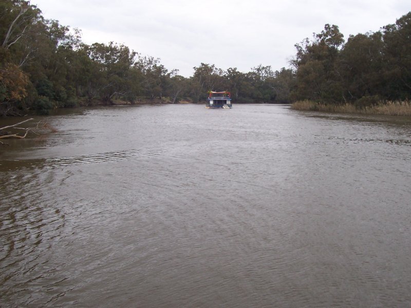 HOUSE BOAT MOORING/OR LEASE Picture 3