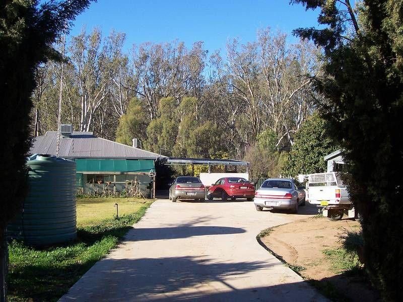 SUPERB WATER & BUSH VIEWS Picture 3