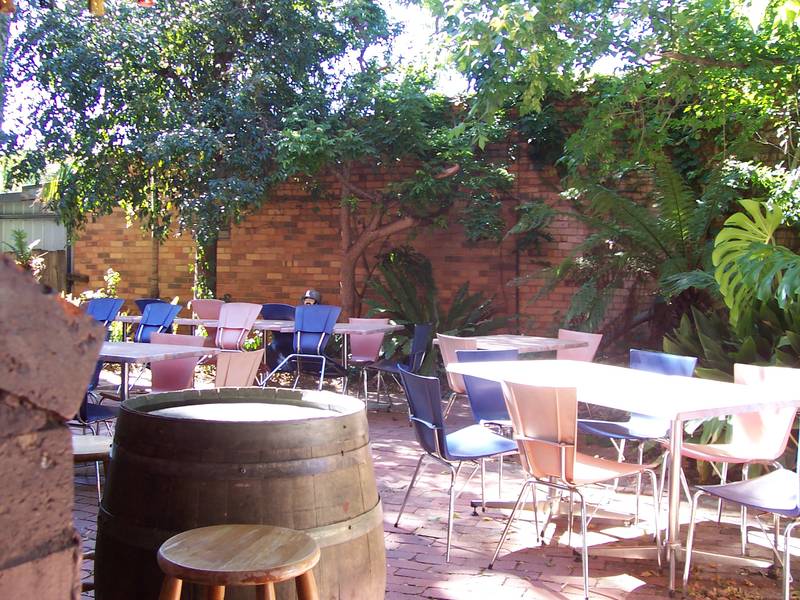 LICENSED FAMILY RESTAURANT Picture 2