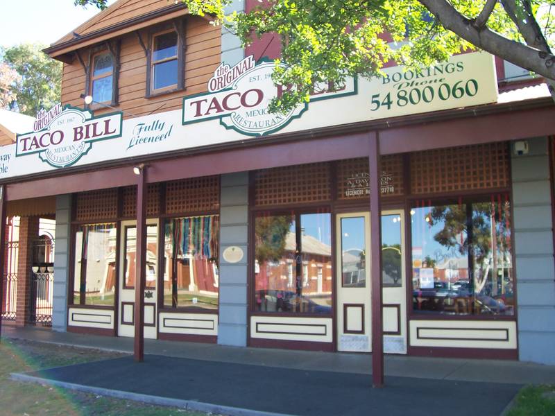 LICENSED FAMILY RESTAURANT Picture 1