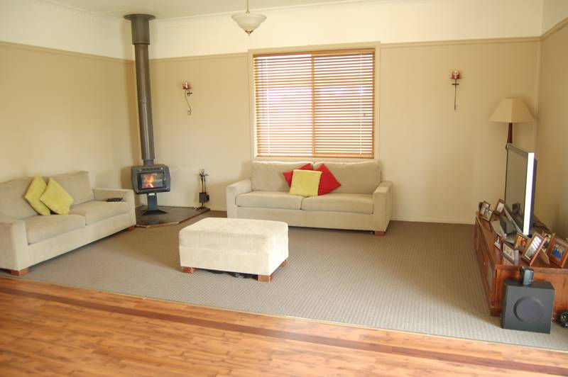 Rural Retreat Picture 2