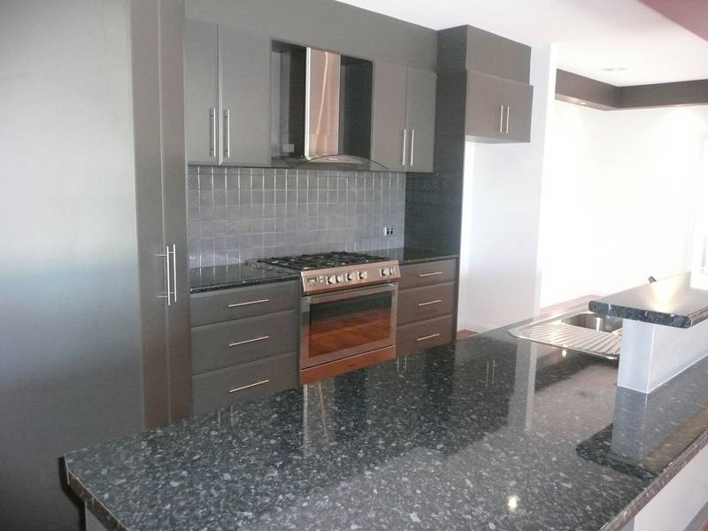 LIVING IN LUXURY Picture 3