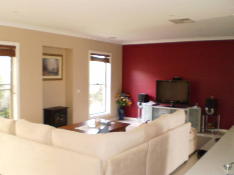 TEMPTING TOWNHOUSE Picture 2