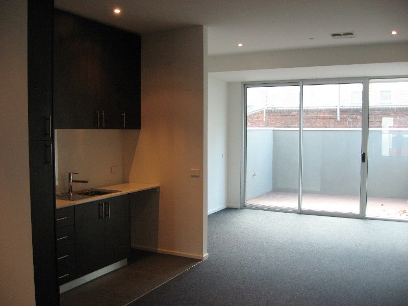 3 LEVEL OFFICE/RESIDENTIAL BUILDING Picture 3