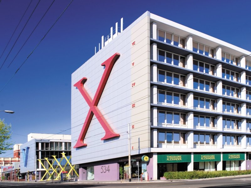 390m2 FITTED OFFICE Picture 1