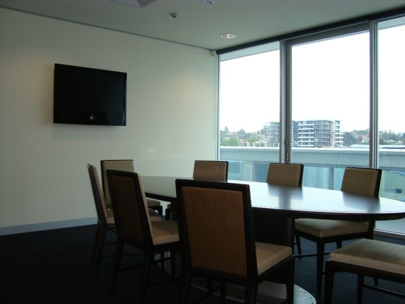 BRAND NEW OFFICE Picture 3