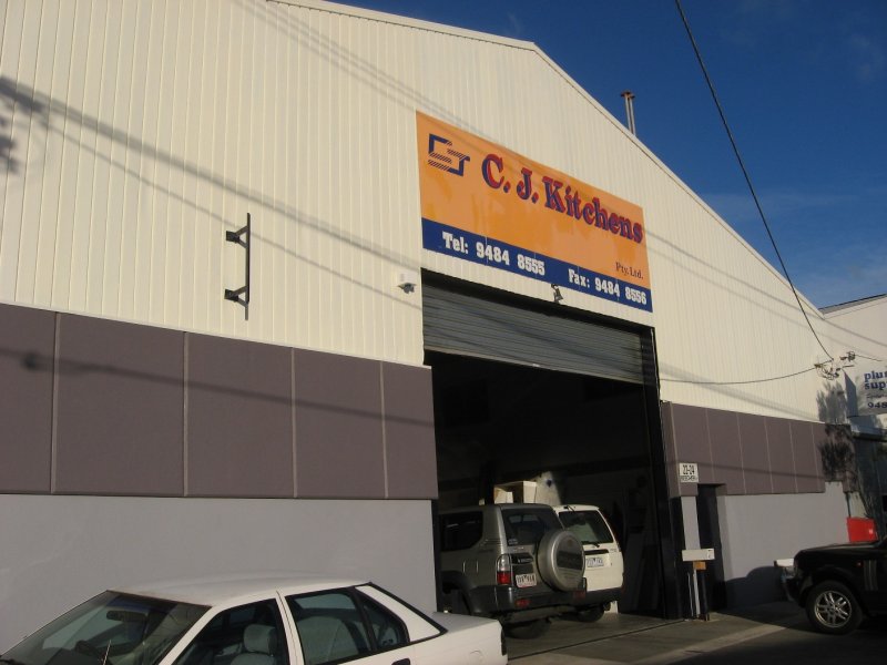 HIGH CLEARANCE WAREHOUSE Picture 3