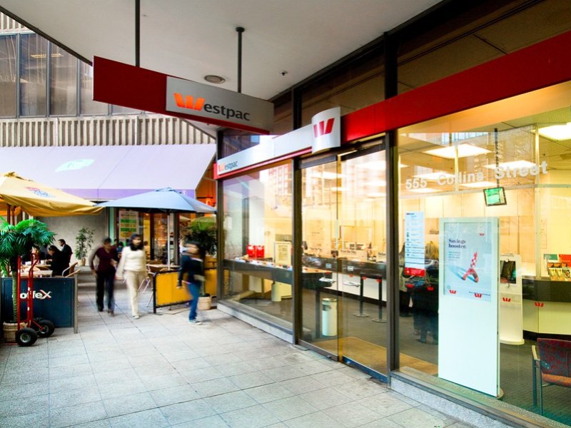 HIGH PROFILE COLLINS ST CORNER RETAIL Picture 1