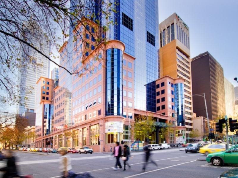 HIGH PROFILE COLLINS ST CORNER RETAIL Picture 2