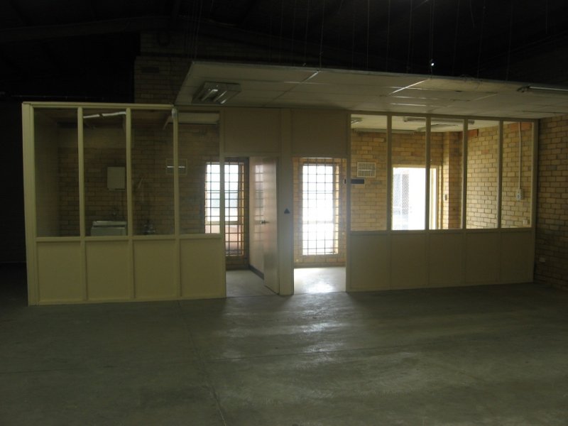 INNER CITY WAREHOUSE Picture 3