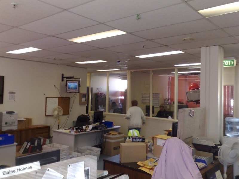 OFFICE WAREHOUSE & HARD STAND Picture 3