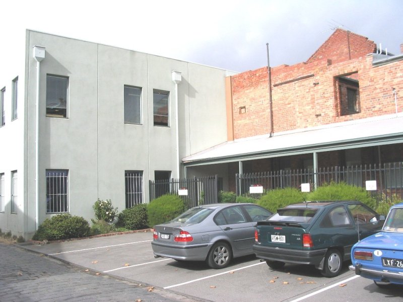 OUTSTANDING OFFICE SUITE Picture 2