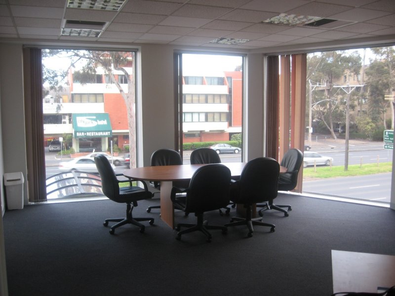 PREMIUM, LIGHT FILLED OFFICE SPACE WITH SIGNAGE RIGHTS Picture 2