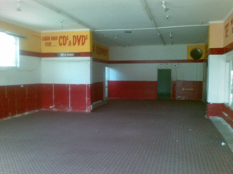 PRIME RETAIL Picture 2