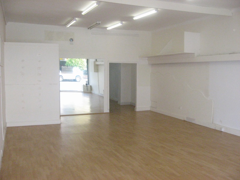 RETAIL OPPORTUNITY ON CENTRE ROAD Picture 2