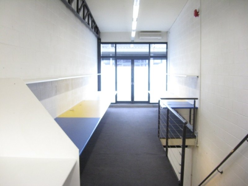 SELF CONTAINED OFFICE Picture 3