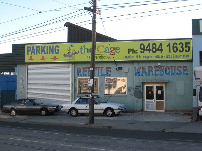 SHOWROOM FRONTING PLENTY RD Picture 1