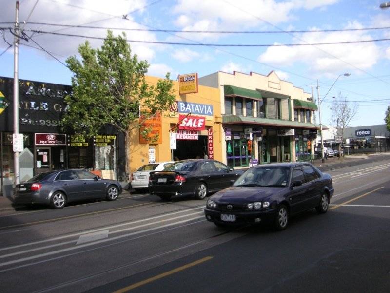 SHOWROOM/WAREHOUSE Picture 2