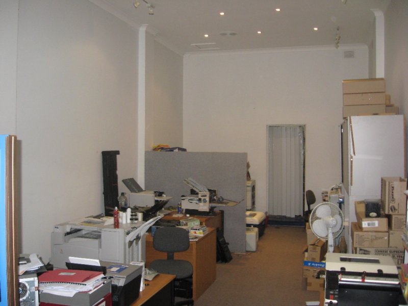 SMALL RETAIL OUTLET Picture 3