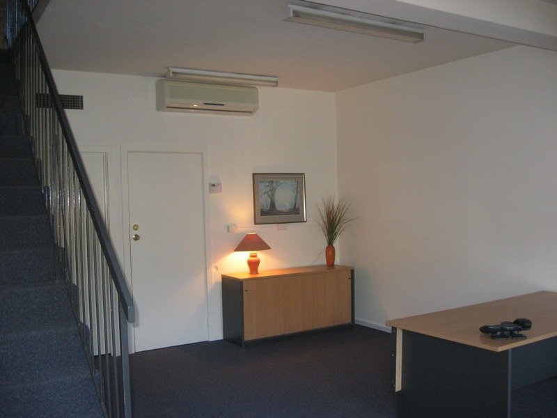 THE PERFECT WORK SPACE Picture 3