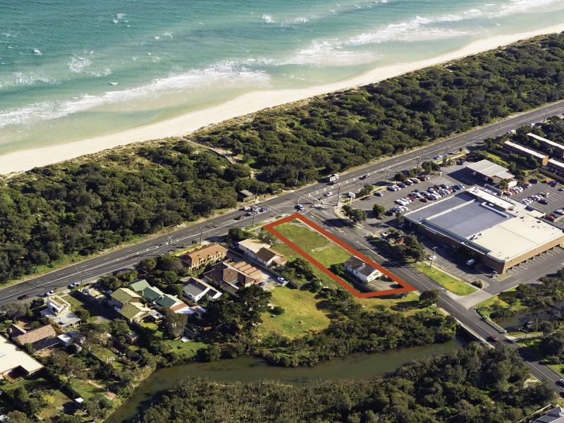 UNIQUE CORNER DEVELOPMENT SITE Picture 2