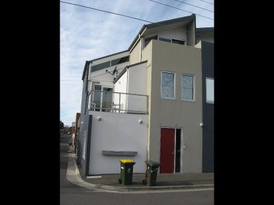 WELL LOCATED MODERN OFFICE Picture