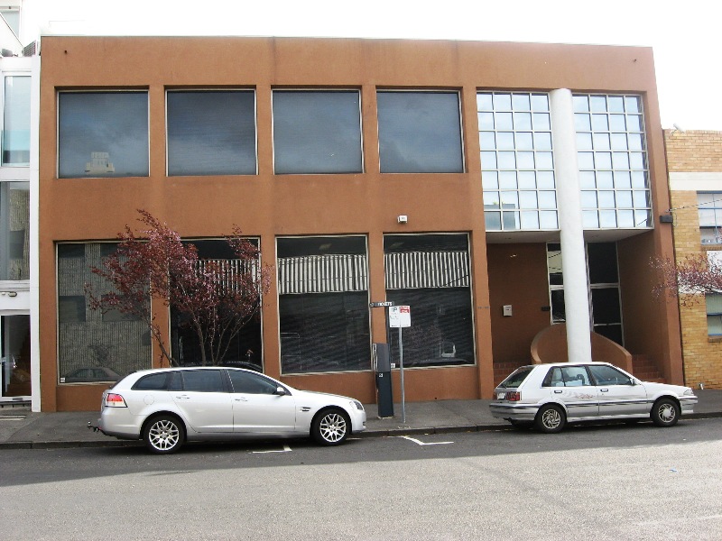 Versatile Whole or Part Building Office/Retail/Showroom Picture 1