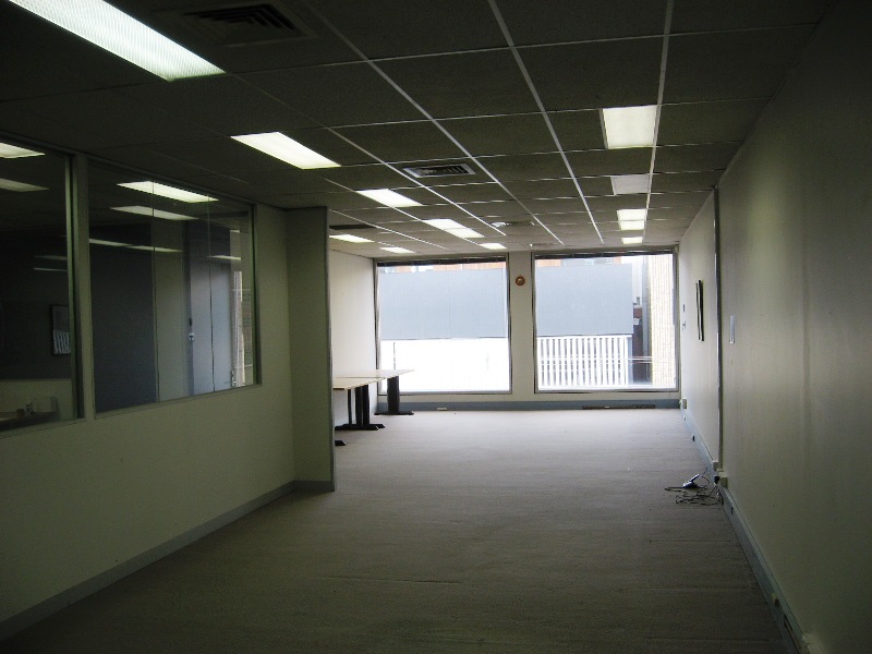 Versatile Whole or Part Building Office/Retail/Showroom Picture 2