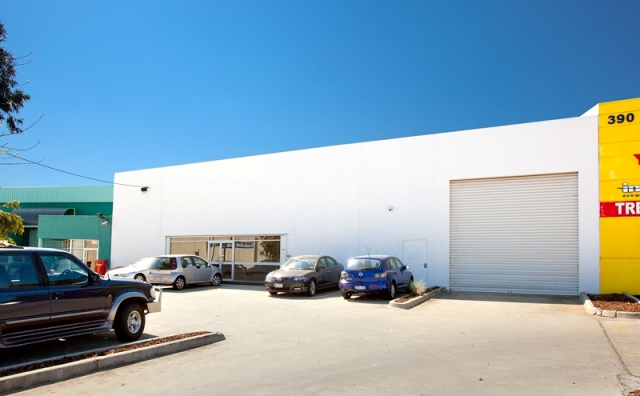 QUALITY SHOWROOM FACILITY Picture 1