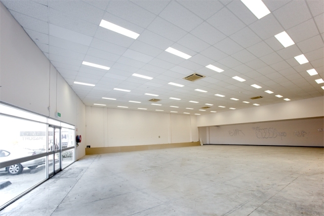 QUALITY SHOWROOM FACILITY Picture 2