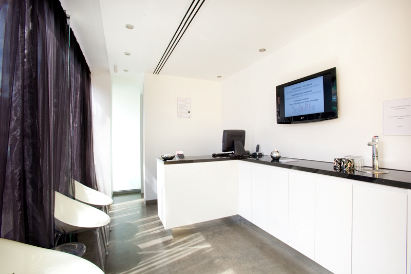 RETAIL INVESTMENT Picture 3