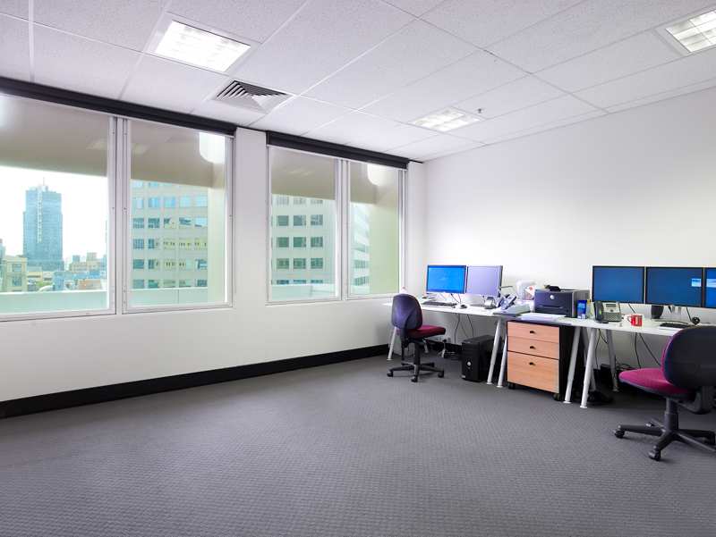 Often Sought Rarely Found - Little Collins St with great views Picture 3